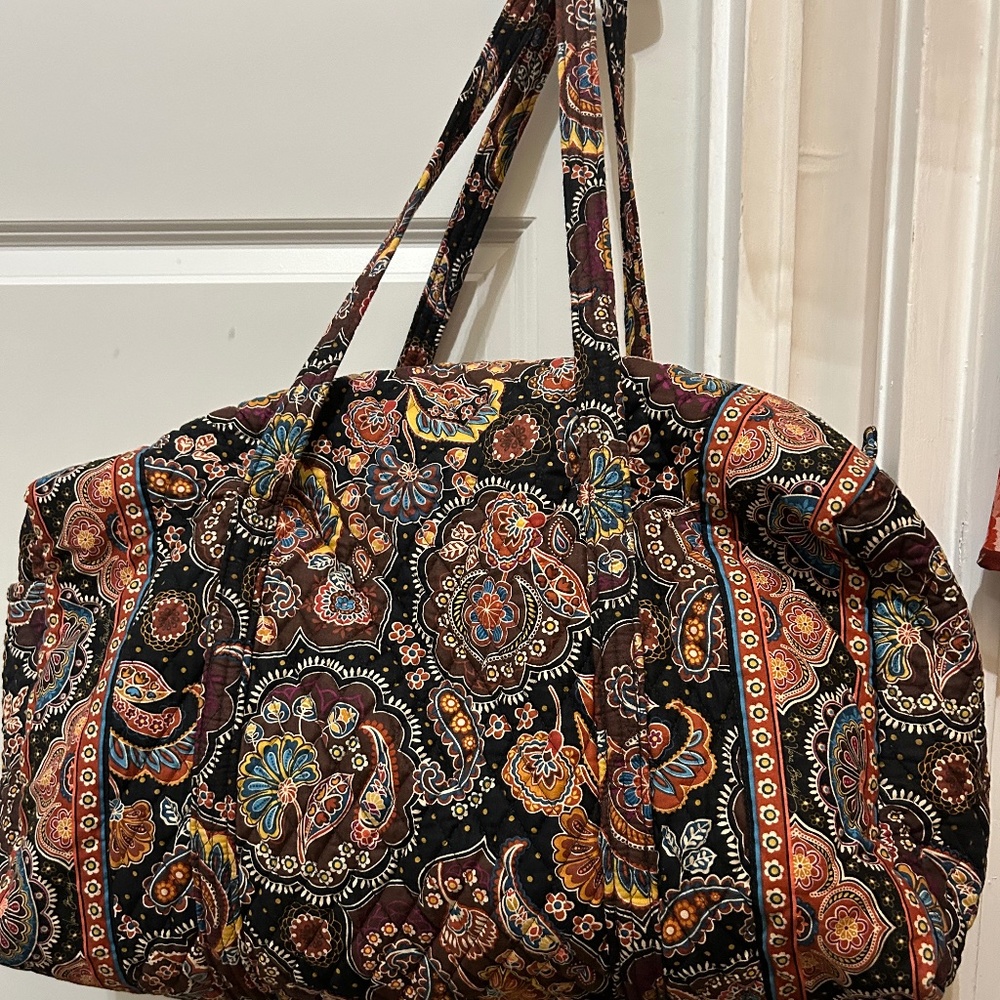 Vera Bradley Duffel Bag; Kensington Brown Floral/Deco Print, Excel. Used